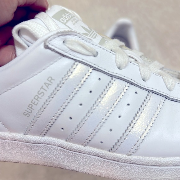 ADIDAS Womens superstar sneakers- US 6 - Picture 2 of 5